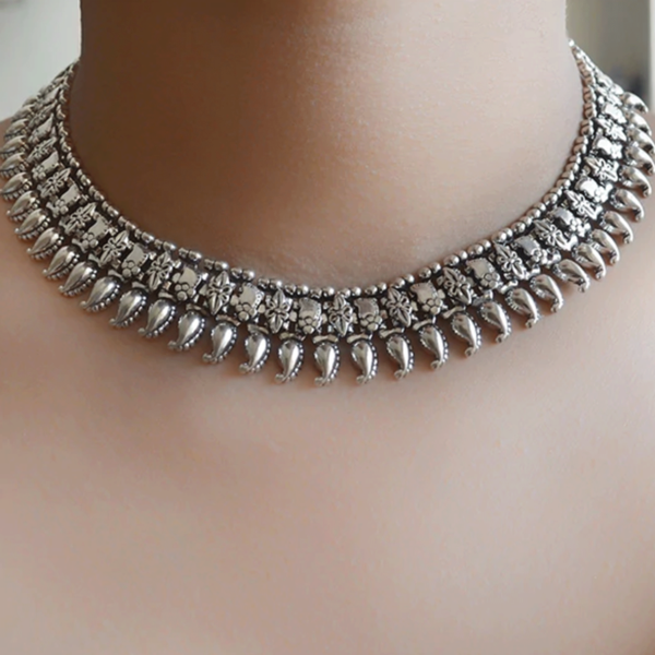 Leaf Silver choker | irresistible silver choker