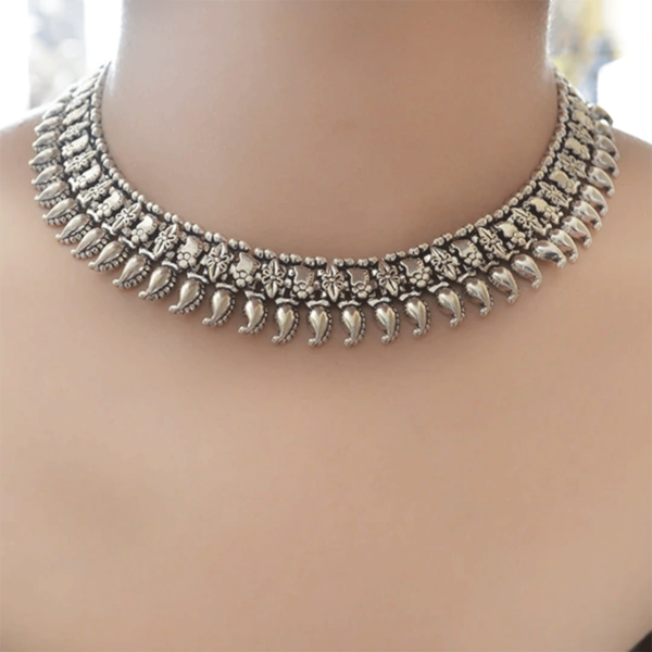 Leaf Silver choker | irresistible silver choker