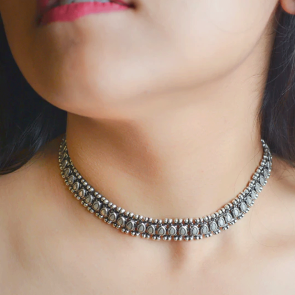 Designer silver choker | Mesmerizing Motif silver choker