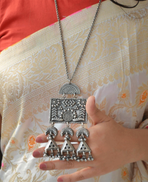 SIlver necklace with Mixture of shapes