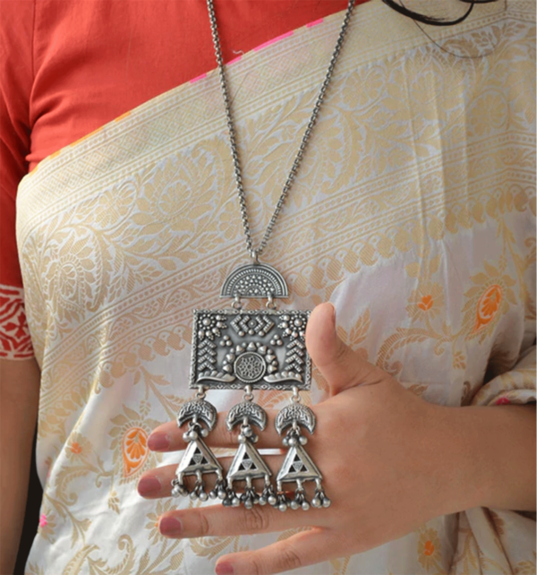 SIlver necklace with Mixture of shapes