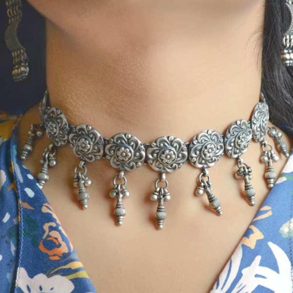 Ghungroo with silver Flowery choker | Duo shade silver necklace