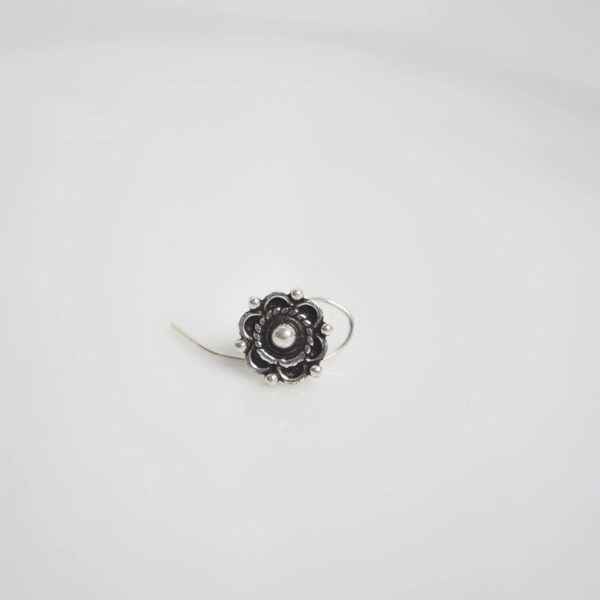 Adjustable silver oxidized nosepin | Floral nosepin