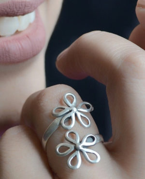 Silver flower design ring | fancy ring