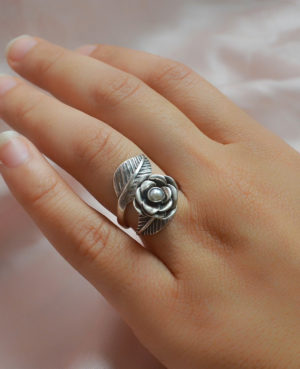 Roseate silver ring | Rose with leaf silver ring