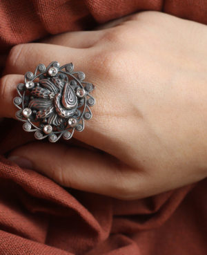 Temple kundan silver ring | silver ring with kundan work