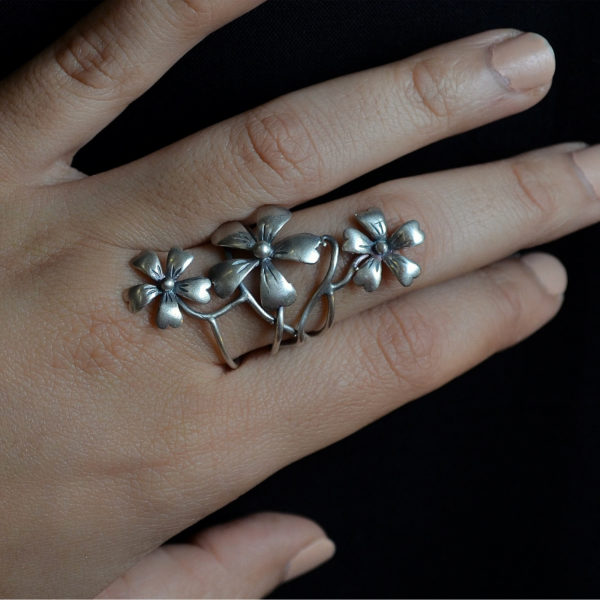 Trendy Flower shaped silver ring | Untamed veil silver ring