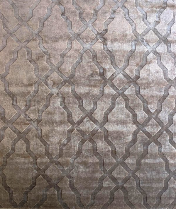 Quatrefoil design rug | carpet in beige shade