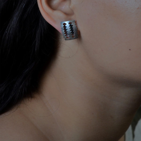 Blade pattern studs | Trendy ear piece