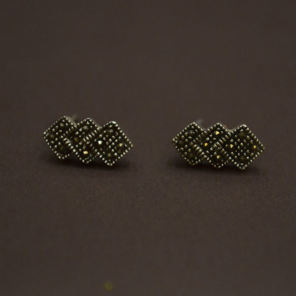 Marcasite elegant silver stud