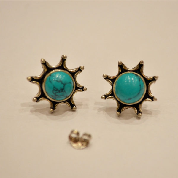 Blue shade stone Ear stud