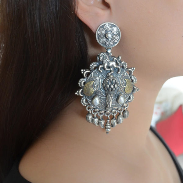 Horse motif silver danglers| Chetak fusion earring