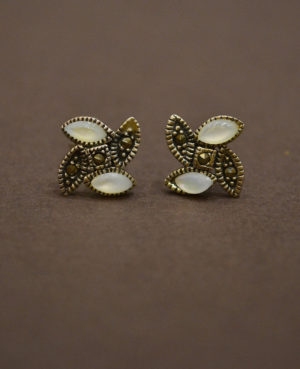 Marcasite pearl silver stud