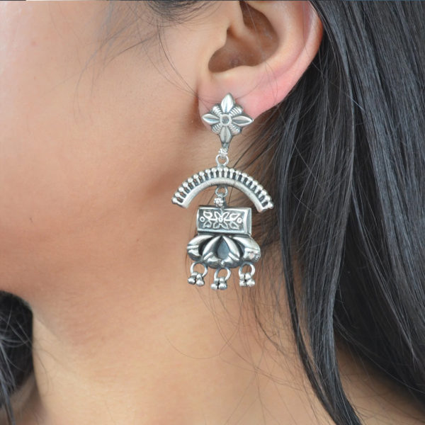 Unique designer silver earring