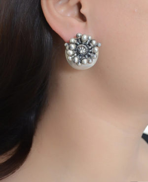 Floweret Silver stud