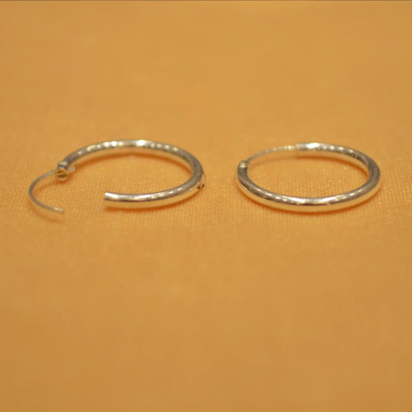 Round Hoop earring | Shimmering Silver Earring