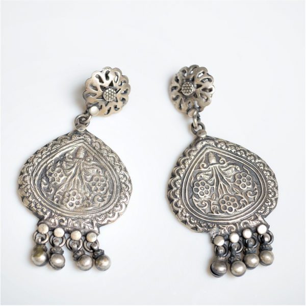 Beautiful Silver earrings for girls | Petal designed earring