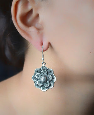 Flowery motif silver dangler