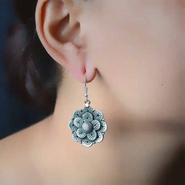 Flowery motif silver dangler