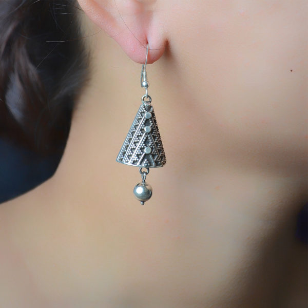 Cone shaped with alluring silver motif earring pair