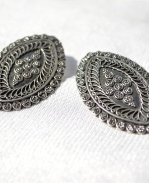 Oval shaped studs with stunning patterns