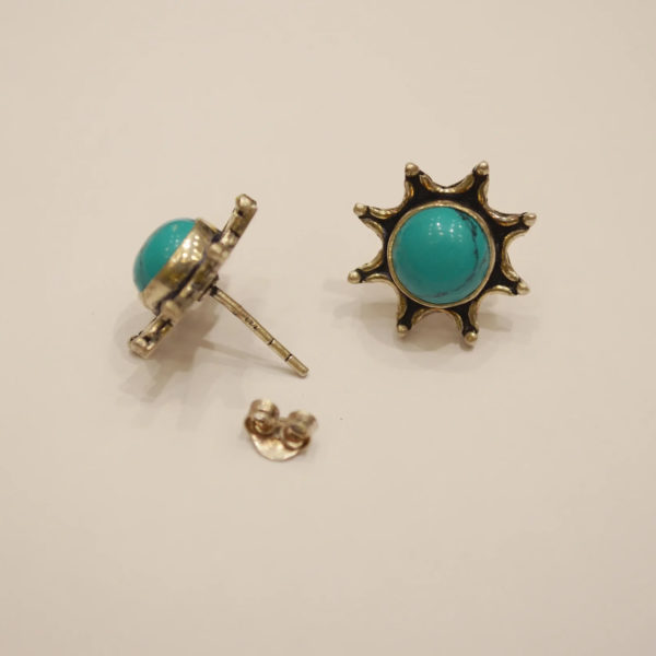 Blue shade stone Ear stud