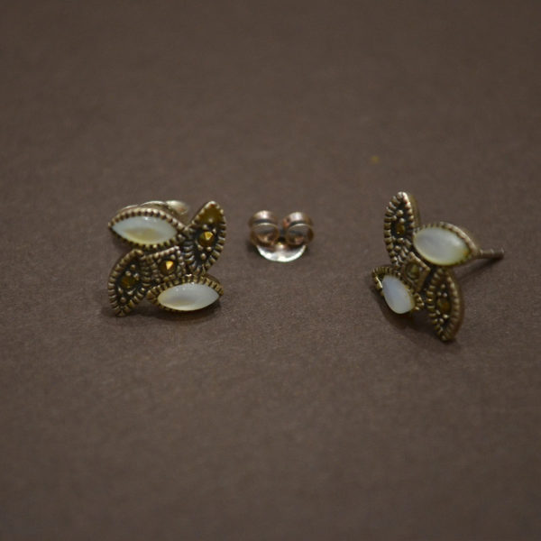 Marcasite pearl silver stud