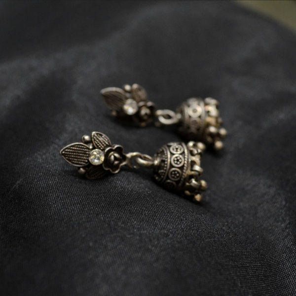 Leaf stud jhumki | Striking ear stud