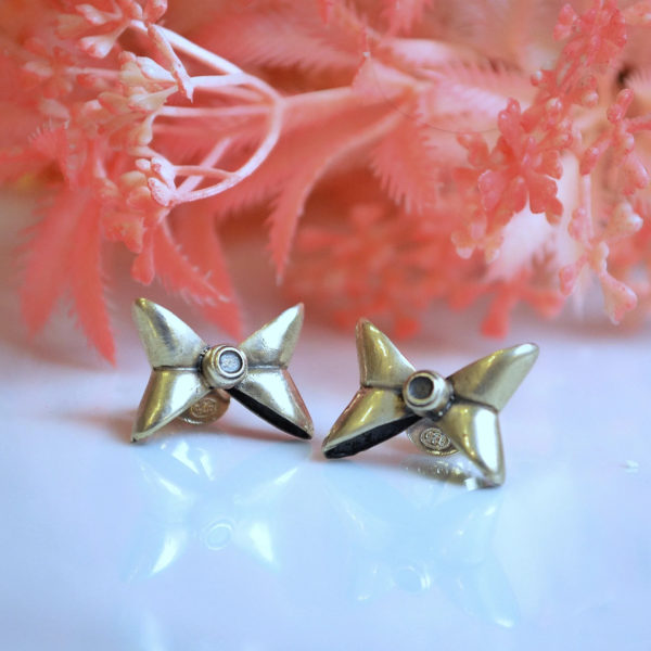 Mini Bow Silver ear stud