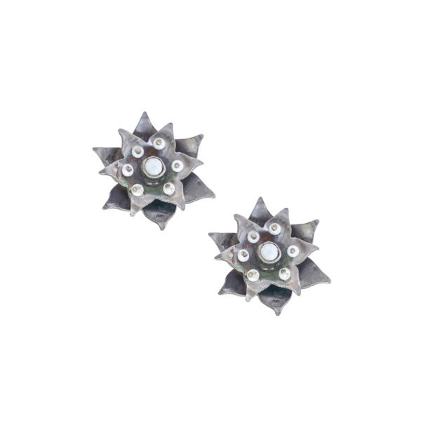 Flower stud | lovely floral earring