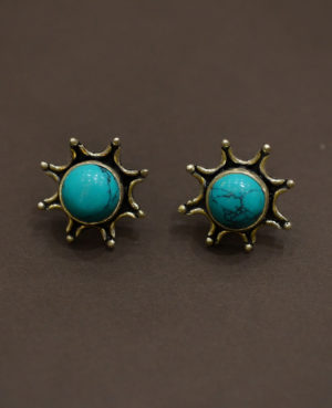 Blue shade stone Ear stud