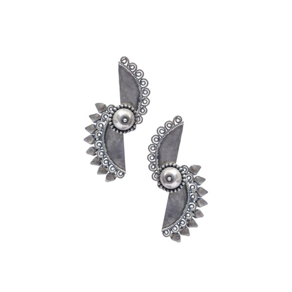 Aesthetic Silver studs | Mesmerizing earpiece